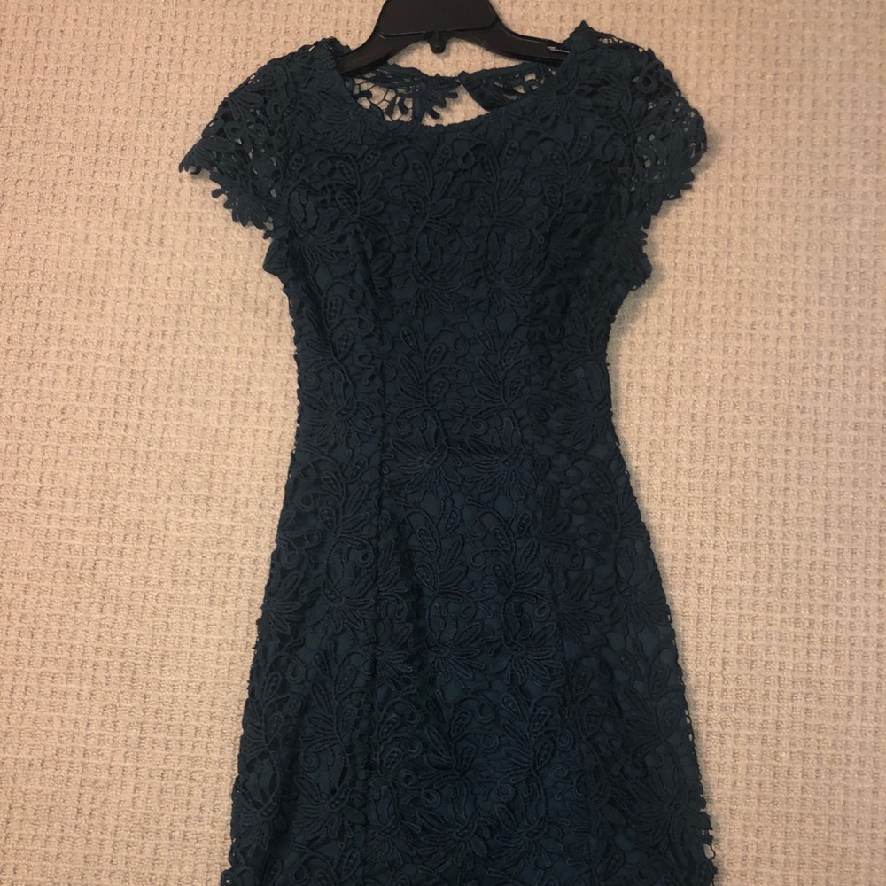 Lace green dress